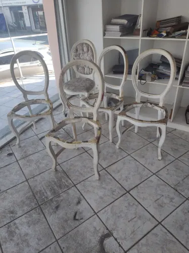 5 Cadeiras medalhão para reformar 