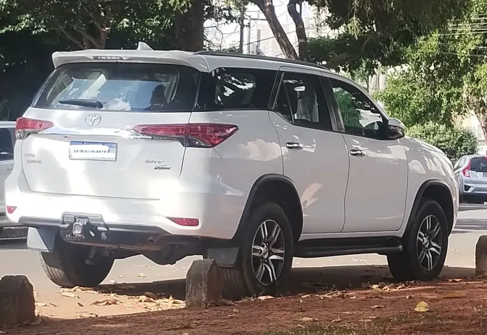 Peças Toyota SW4 Rodas Farol Para-choque 