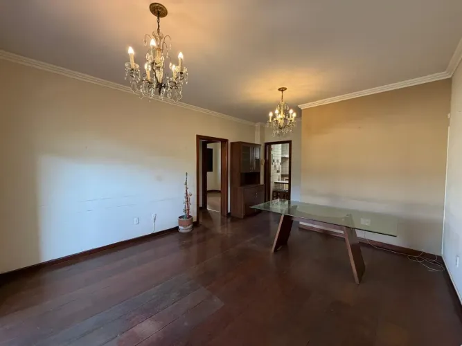 Apartamento 2 dormitórios com dependencia completa no Centro, Florianópolis.