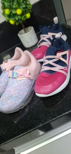 Kit de 2 tênis, ambos tamanho 30
