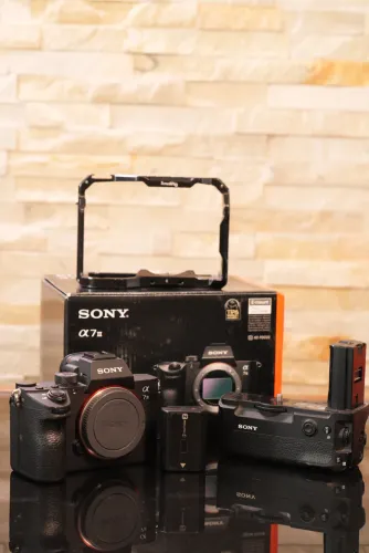 Sony A7III + Grip Original Sony + Cage Smallrig