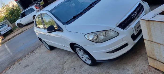 Chery Cielo 1.6 16V 119cv 5P 2012
