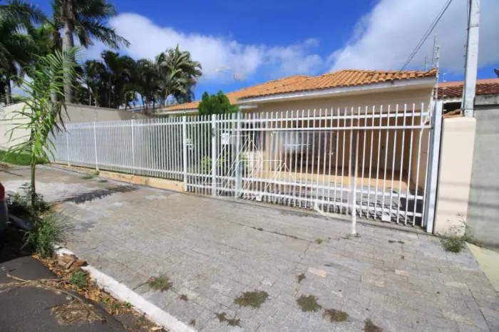 Casa para locação com 4 dormitórios (1 suíte) e piscina no Residencial Vale Verde Marília