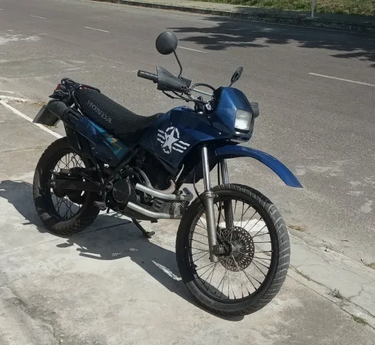 Vende-se NX 200 conservada!