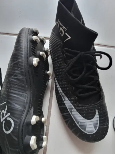 Chuteira 41