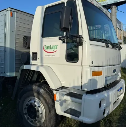 ford cargo 1517E munck 10 ton  2011