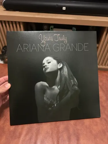 Ariana Grande edition 10th graphic picture