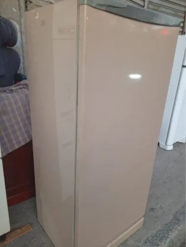 Geladeira Eletrolux R280