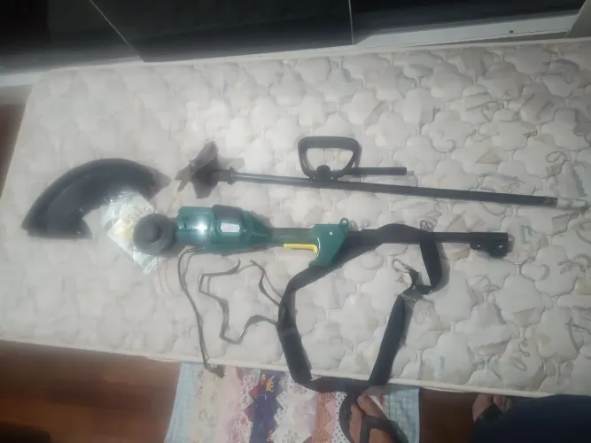 Vendo Roçadeira Eletrica