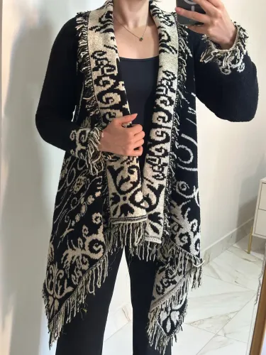 casaco tricot alongado preto e bege, super elegante