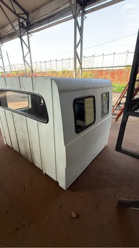 Cabine auxiliar para caminhão