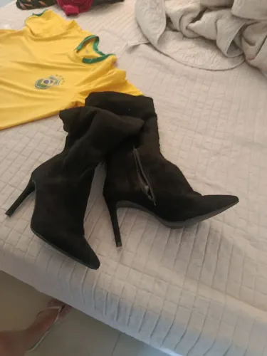 Bora preta. Tamanho 35