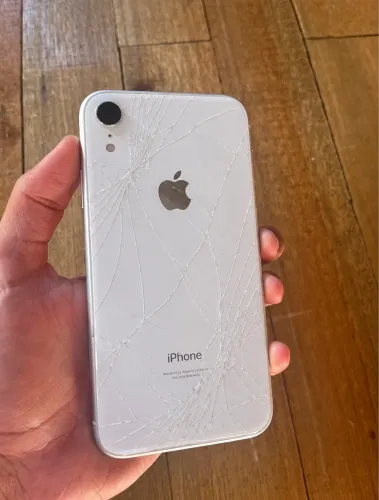Iphone xr trincado atras
