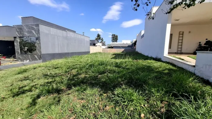 Venda de Terreno / Condomínio na cidade de Araraquara