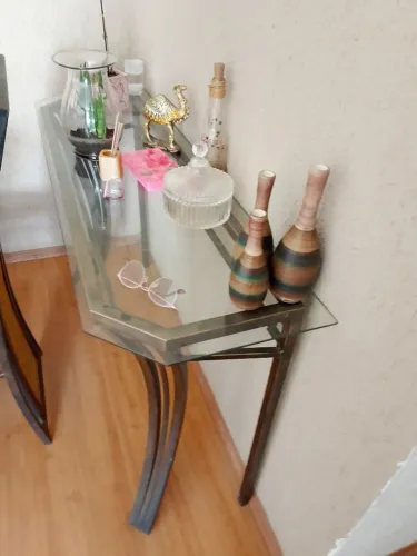 Mesa jantar vidro, ferro e aparador