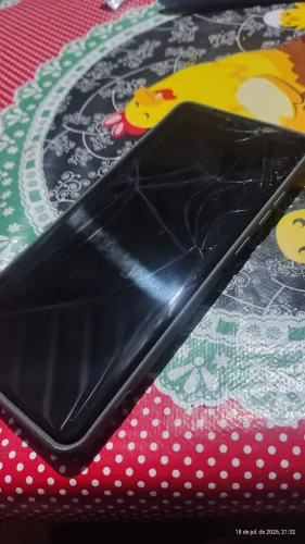 Troco Edge 60 Pro com trinco por celular semelhante