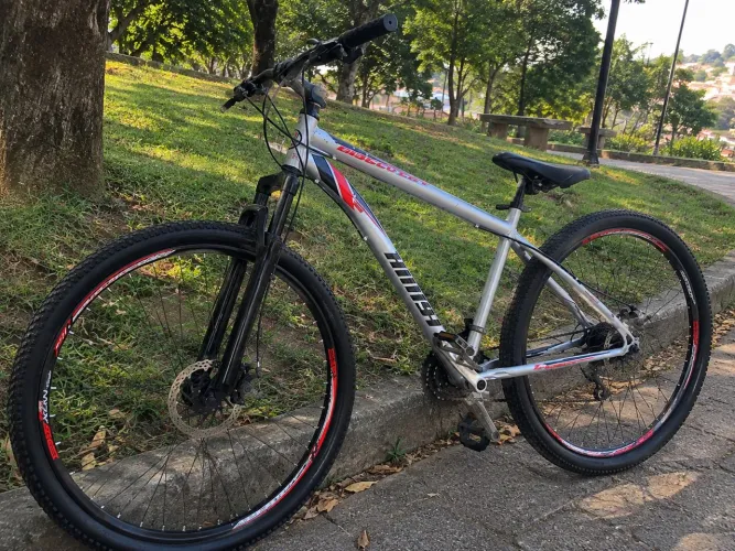 Bicicleta ARO 29 - Impecável