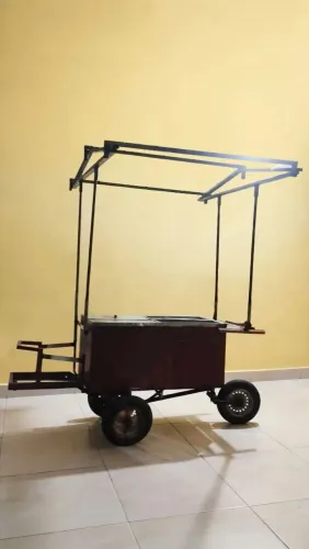 Carrinho de lanche com estrutura reforçada