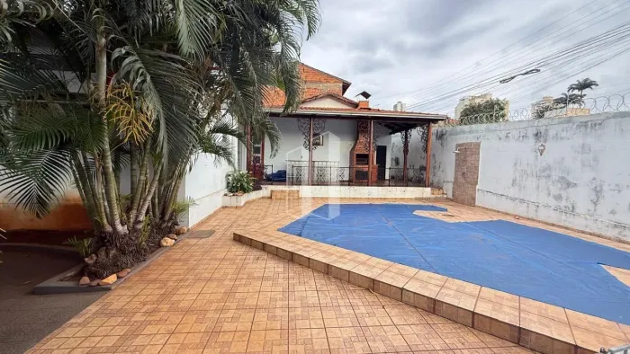 Casa Comercial em Setor Leste Universitário - Goiânia, GO
