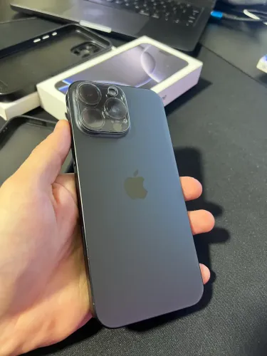 iPhone 16 Pro Max 256Gb - Preto Titânio 