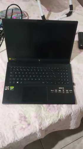 Acer Nitro V15 Ryzen 7 7735HS 32GB DDR5 RTX 4050 512GB SSD