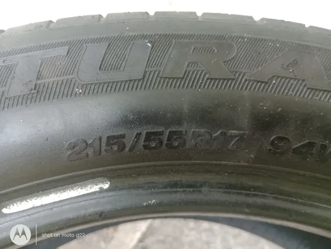 Vende se dois pneus usado
