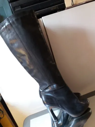 BOTA PLATAFORMA ROBERTO OSHIRO. CANO LONGO. LINDA!