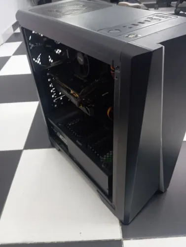 PC Gamer Ryzen 5 1600 + RX 580 8GB + 16GB RAM + 960GB SSD
