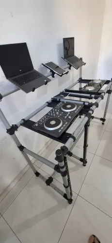 Mesa tubolar para DJ