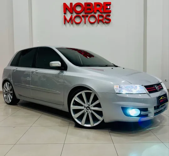 Fiat Stilo 1.8 Attractive Flex 8V 5P 2011