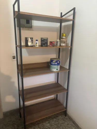 Estante - vendo barato em metal e MDF perfeito estado
