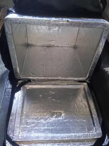 Bag de motoboy preta toda laminada em ótimo estado