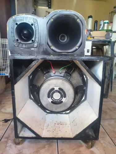 SOM POTENTE (Estilo Paredão) - Com Woofer Selenium e Amplificador - Pronto para Usar!