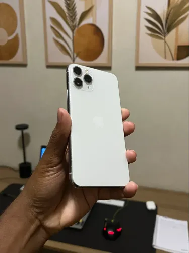 iPhone 11 PRO Bateria 90%