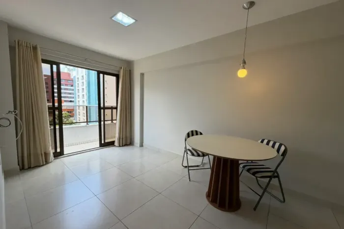 Apartamento à Venda 47m² 2 Quartos Varanda 300m do Mar Cabo Branco