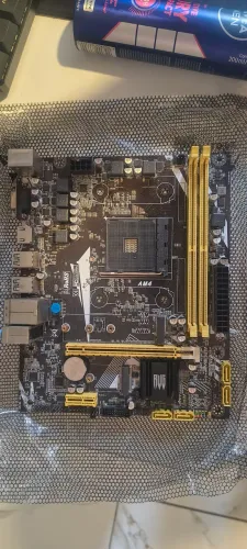 Placa mãe AMD A320M