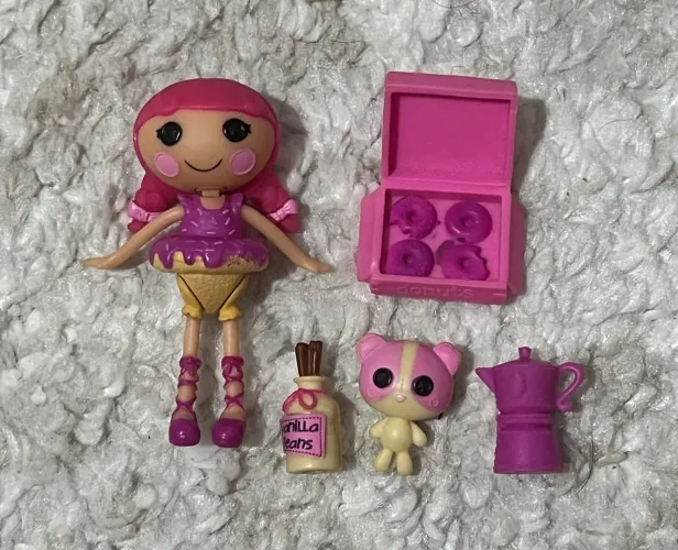Mini boneca lalaloopsy com todas as peças originais