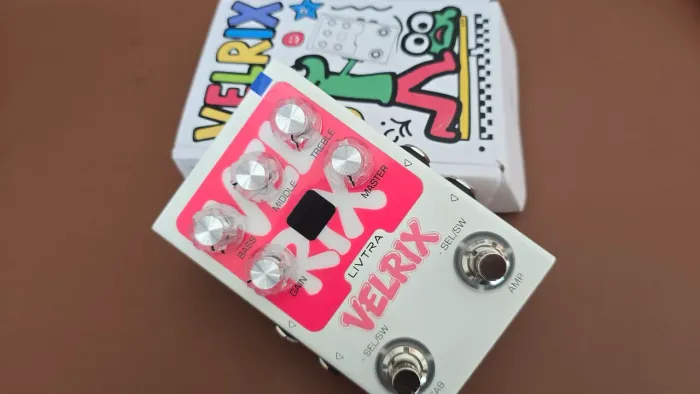 Pedal Preamp / Simulador de Amp e Gabinete Livtra Velrix