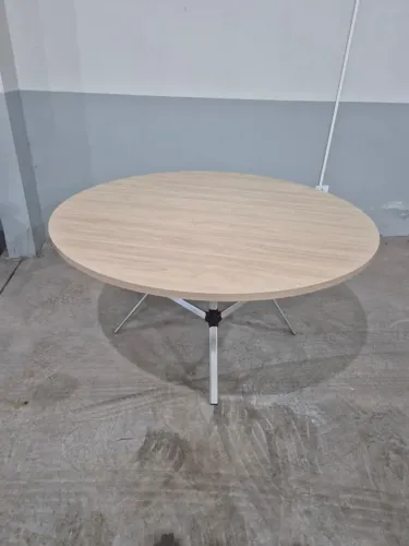 Mesa redonda de 1,50m