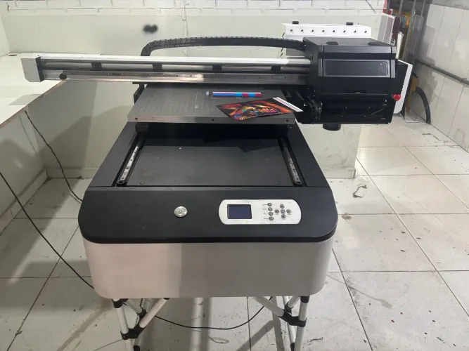 A impressora Flatbed UV 60x90cm