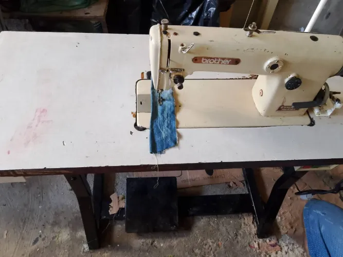 Máquina de custura