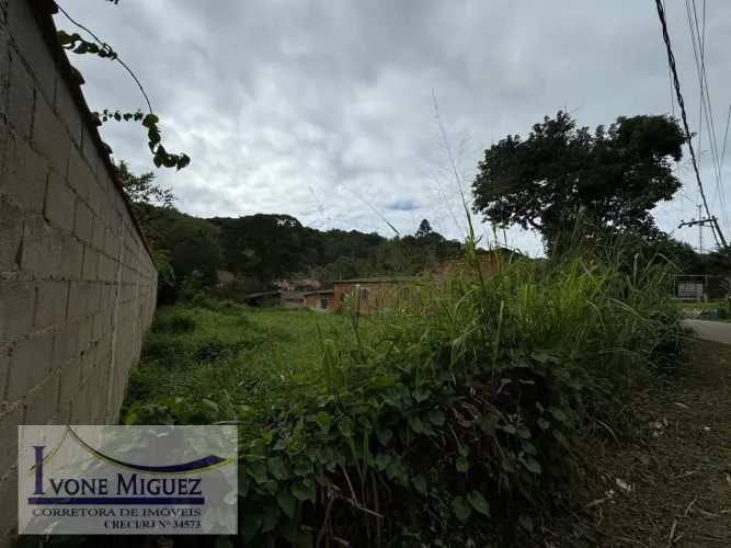 Lote em Morro Azul Do Tinguá - Engenheiro Paulo de Frontin, RJ