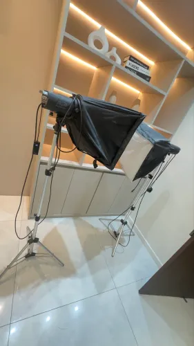 2 Flashes Incoflash Pro 2 + Softbox - Kit Completo