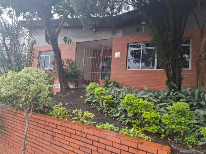 Imóvel para aluguel e venda tem 285 metros quadrados com 3 quartos