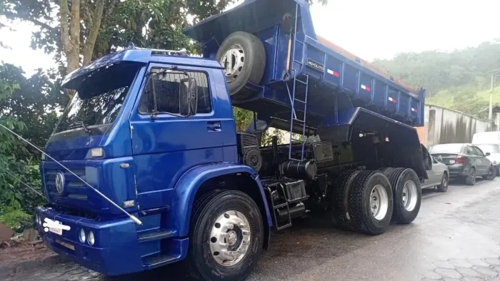 Caminhão basculante truck
