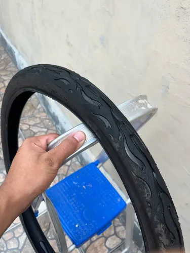 Pneu pirelli aro 26