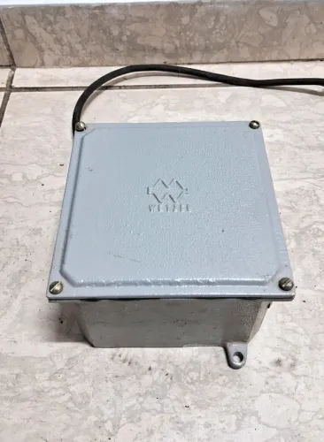 Reator Lampada V.Sodio 70W+Ignitor+capacitor+cx.aluminio 15x15x10