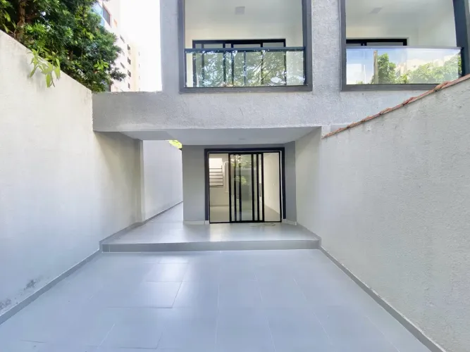 Casa para Locação anual Astúrias, Guarujá I | QVista Inteligência Imobiliária Guarujá