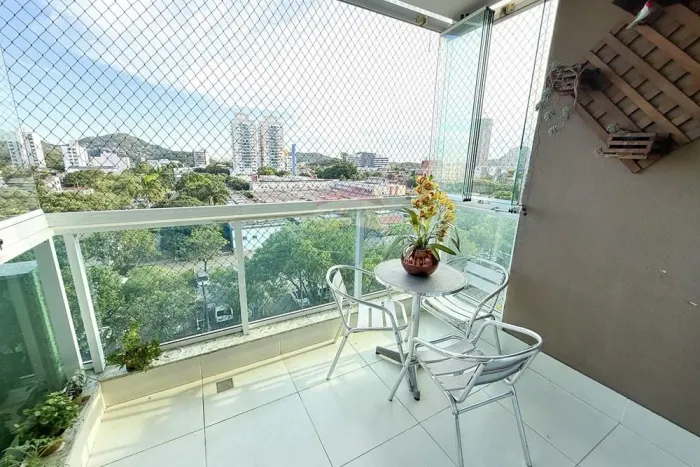 APARTAMENTO 2 QUARTOS, 2 VAGAS, SOL DA MANHA FRENTE EM BENTO FERREIRA