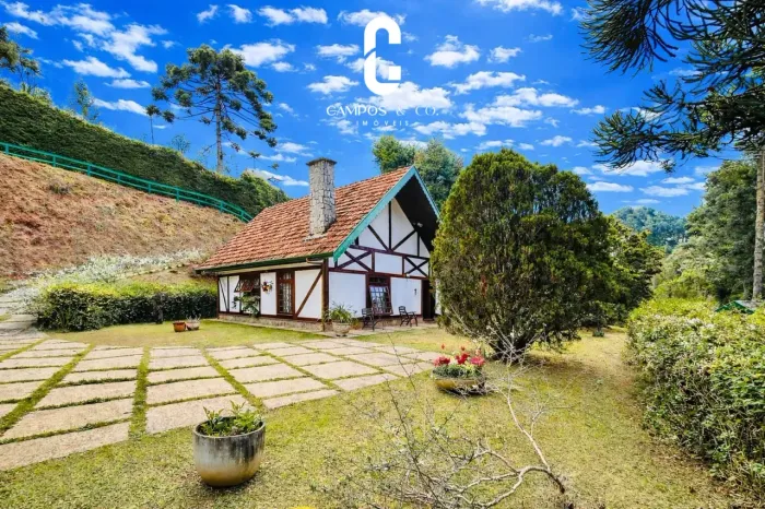 Casa padrão europeu à Venda, Recanto das Araucárias, Campos do Jordão, SP